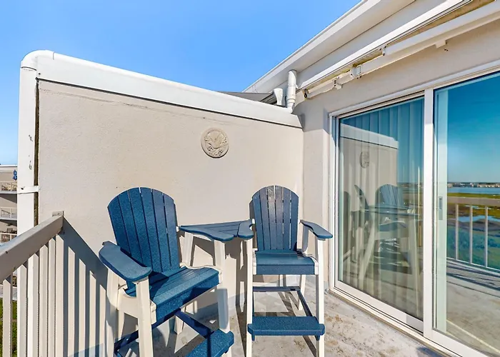 Triton's Trumpet B502 Apartment *