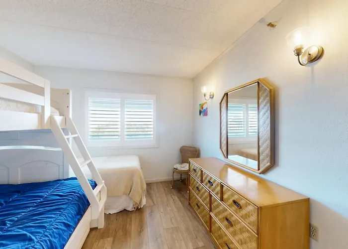 Triton's Trumpet B502 Apartment *